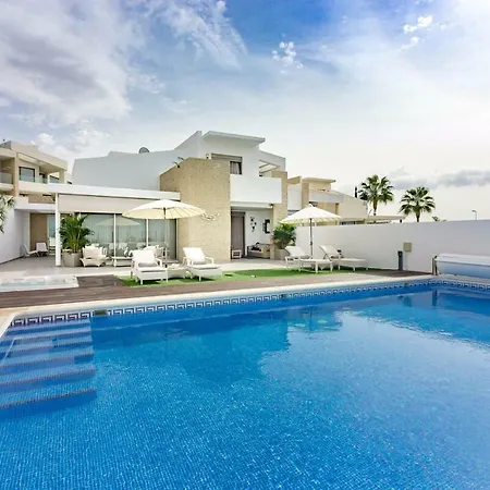 Villa White Whale