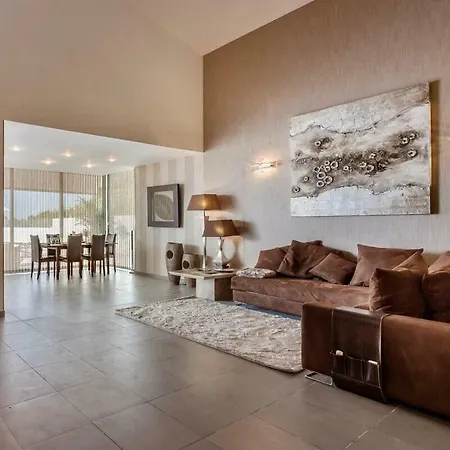 Villa White Whale