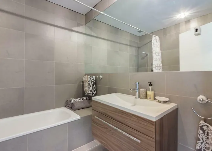 Вілла White Whale Адехе